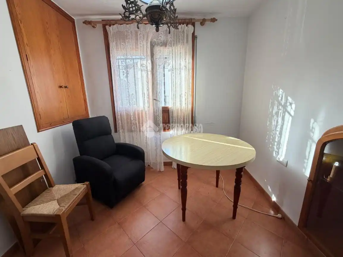 Sala d'estar de Casa adosada en venda en Casabermeja amb Calefacció, Terrassa i Balcó