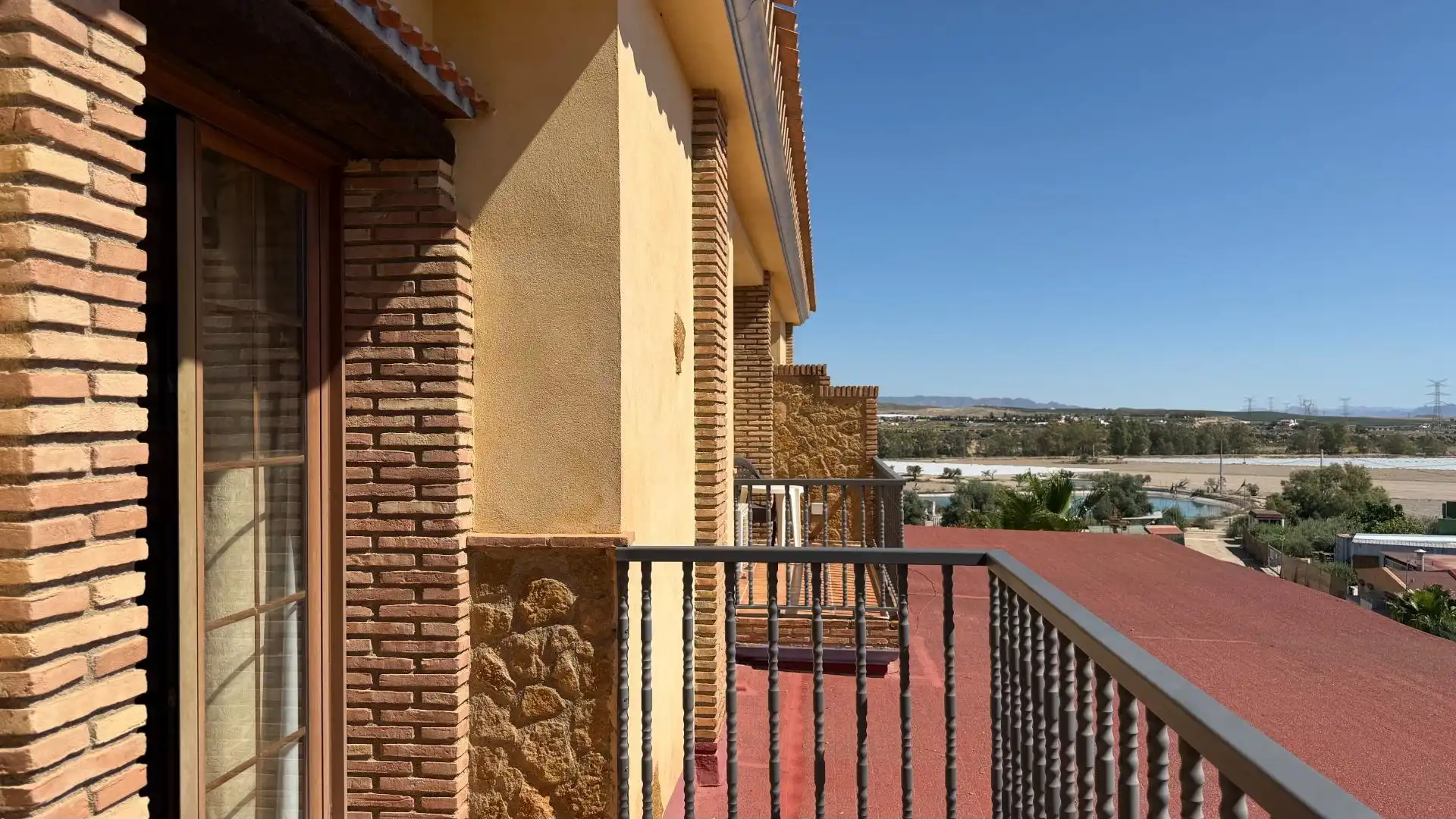 Außenansicht von Gebäude zum Verkauf in Turre