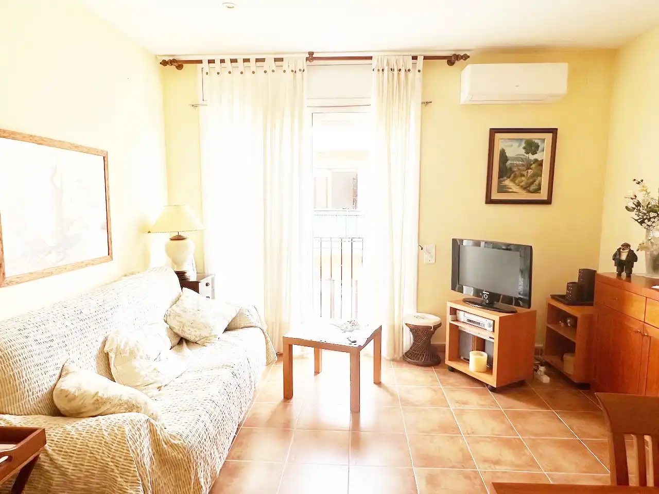 Sala de estar de Piso en venta en Palamós con Aire acondicionado, Amueblado y Balcón