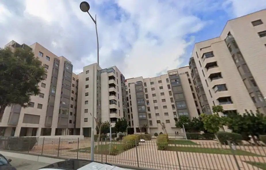 Vista exterior de Piso en venta en Almería