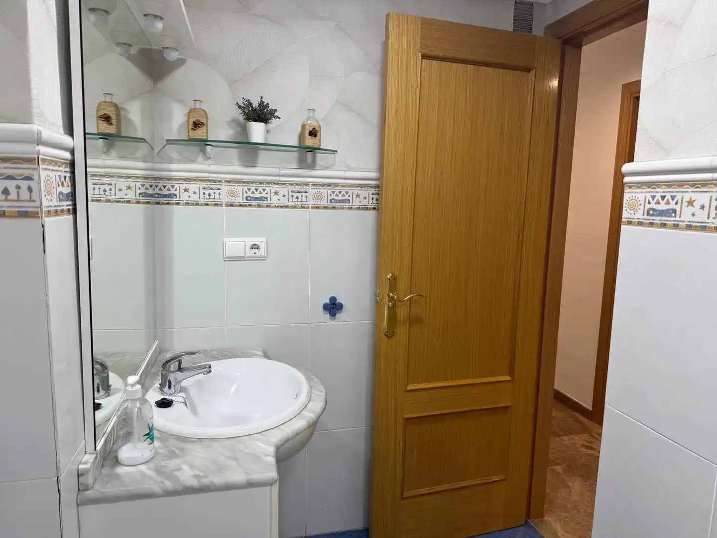 Baño de Piso en venta en Torrent con Aire acondicionado, Trastero y Amueblado