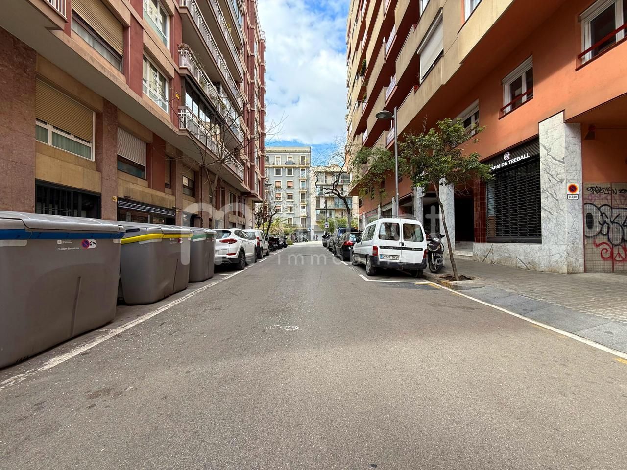 Vista exterior de Garatge en venda en Badalona