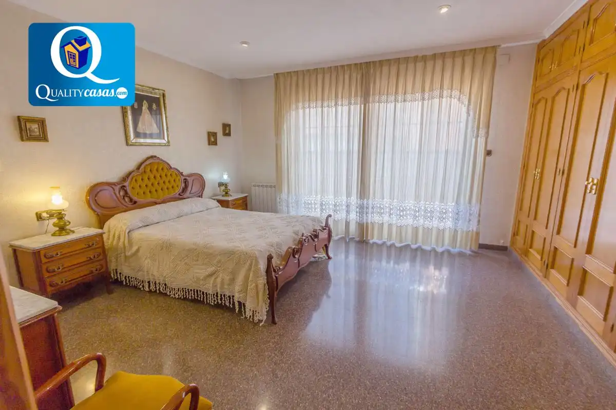 Habitación de Casa o chalet en venta en Villena con Calefacción, Terraza y Trastero