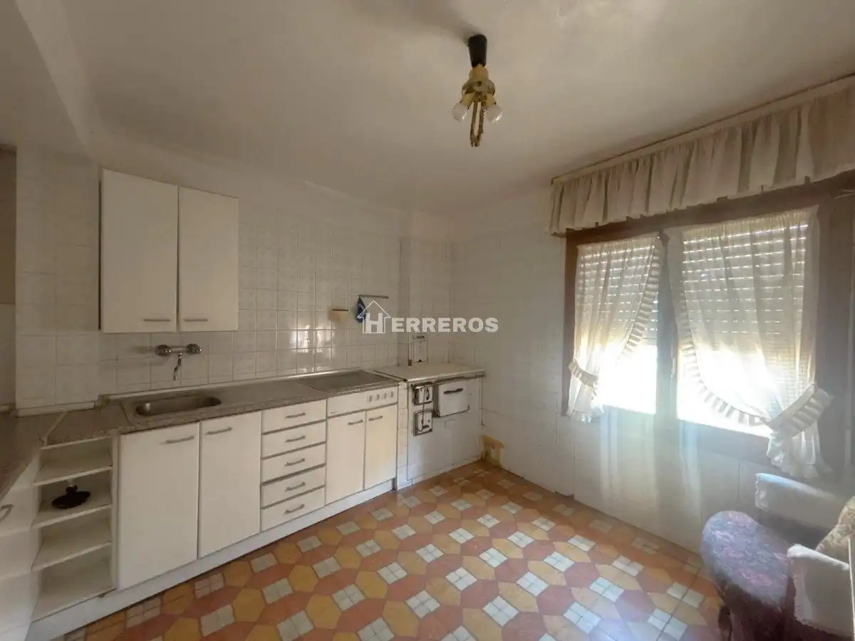 Cuina de Casa adosada en venda en Alesanco amb Calefacció