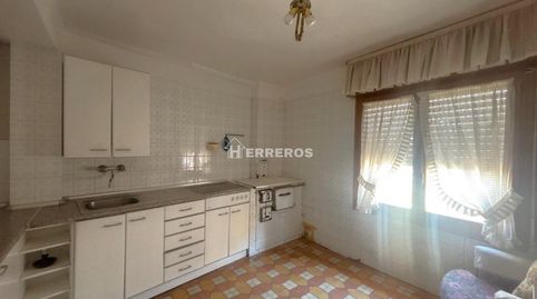 Foto 3 de Casa adosada en venda a Barriocampo, Alesanco, La Rioja