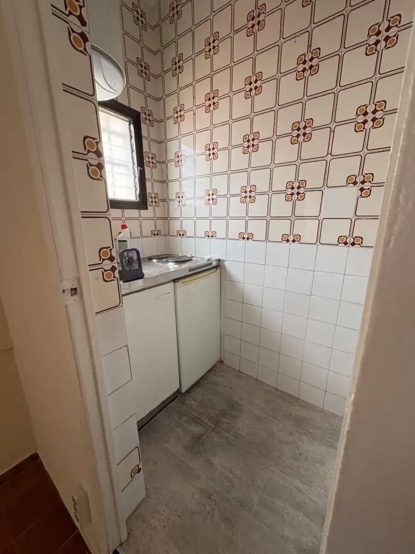 Estudi de lloguer a Carrer de Còrsega, Vila de Gràcia