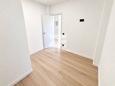 Piso en venta en Calle Autonomia 29