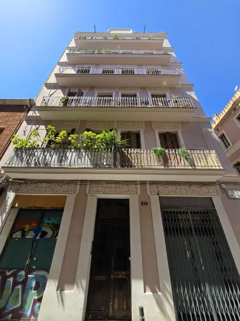 Vista exterior de Piso en venta en Barcelona