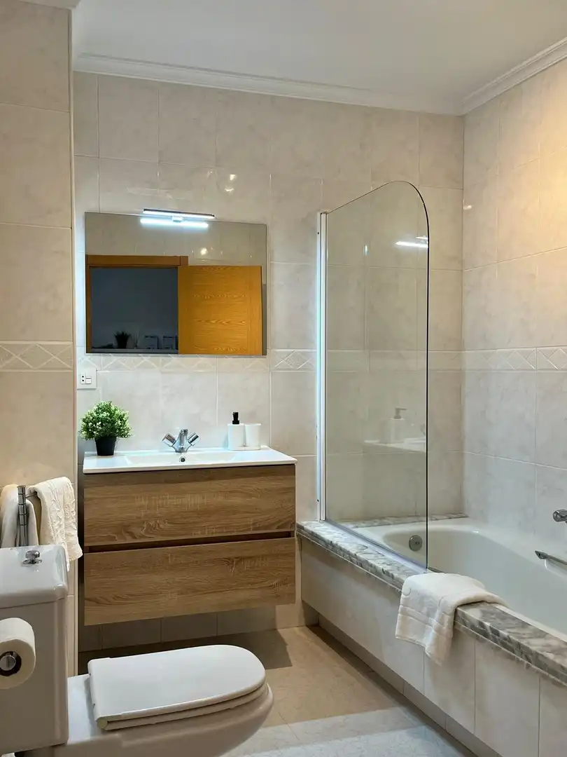 Bathroom of Flat for rent in O Grove  