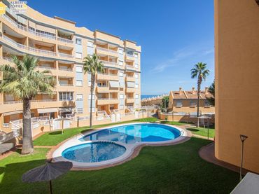 Bungalow con balcón en venta en Los Arenales del Sol