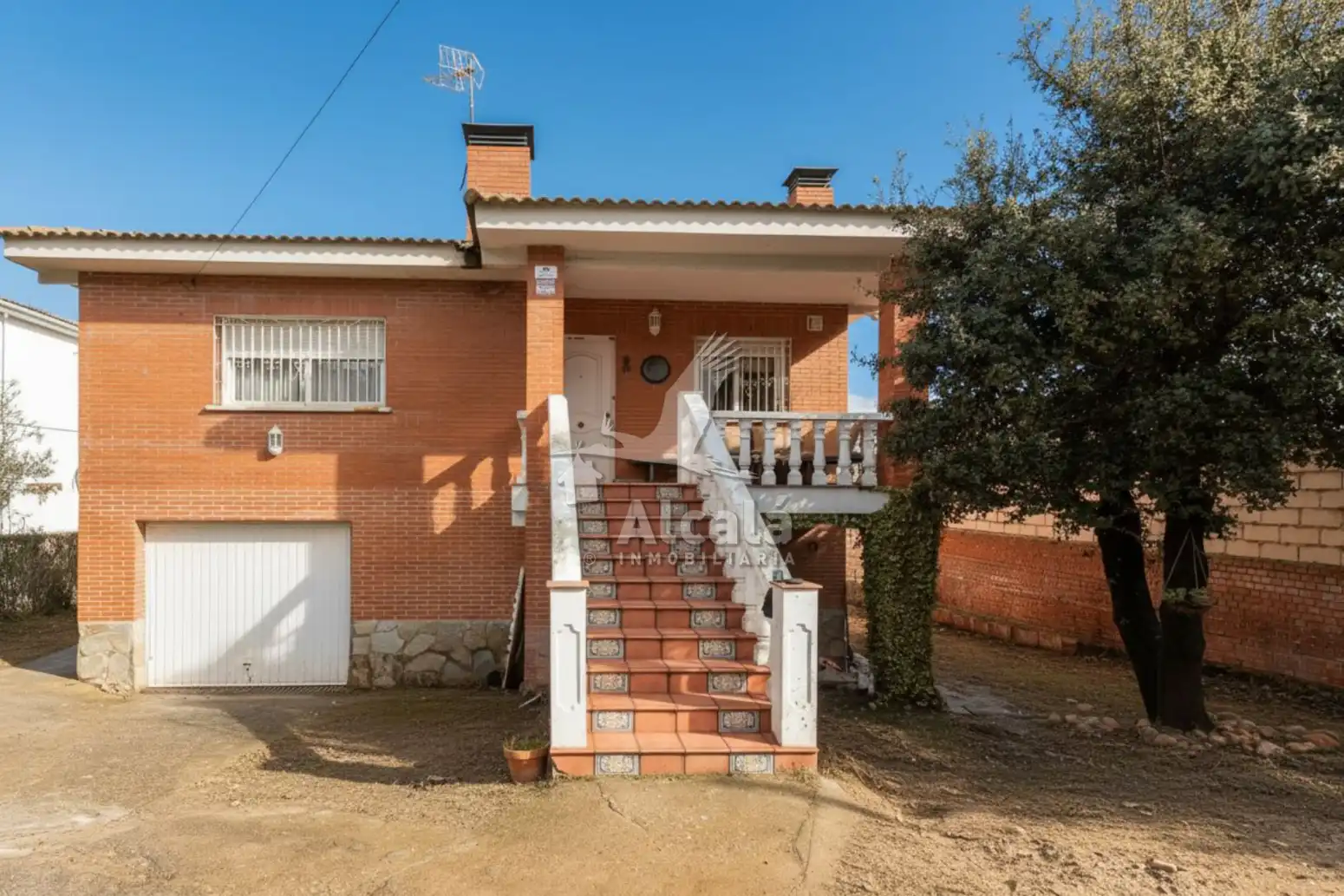 Vista exterior de Casa o chalet en venta en Torrejón del Rey con Calefacción y Piscina