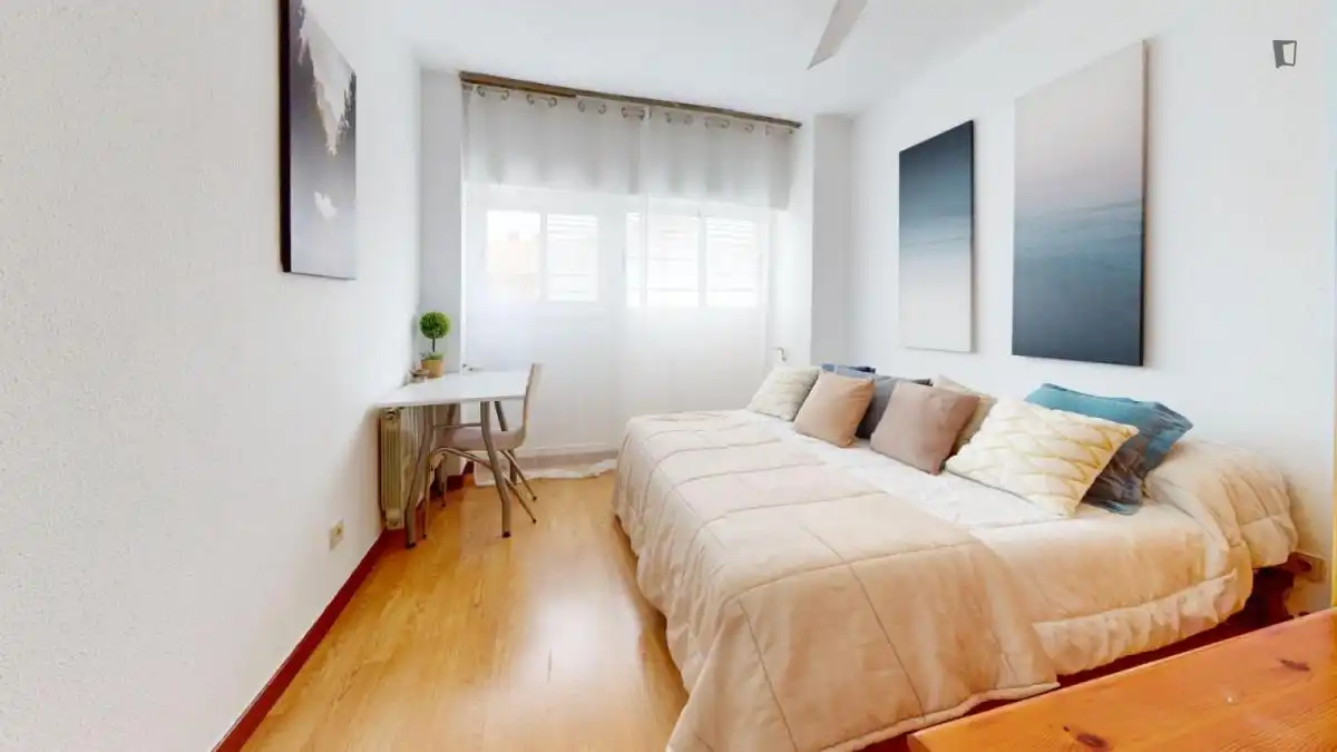 Habitación de Apartamento de alquiler en Madrid con Aire acondicionado, Calefacción y Amueblado