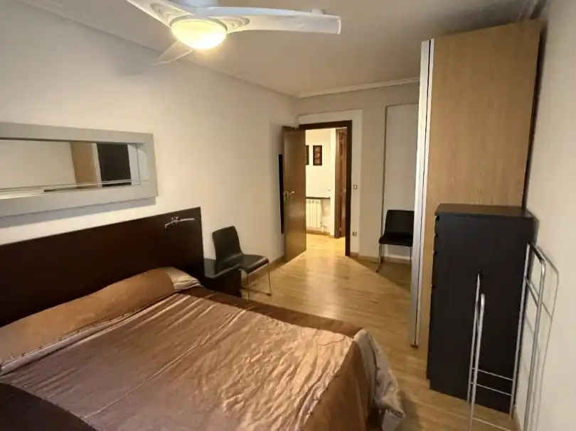 Bedroom of Flat for rent in  Zaragoza Capital  with Air Conditioner