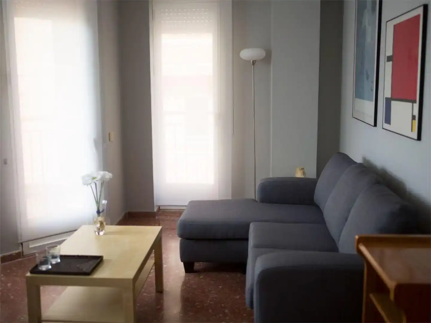 Sala d'estar de Pis de lloguer en Valencia amb Aire condicionat, Moblat i Balcó
