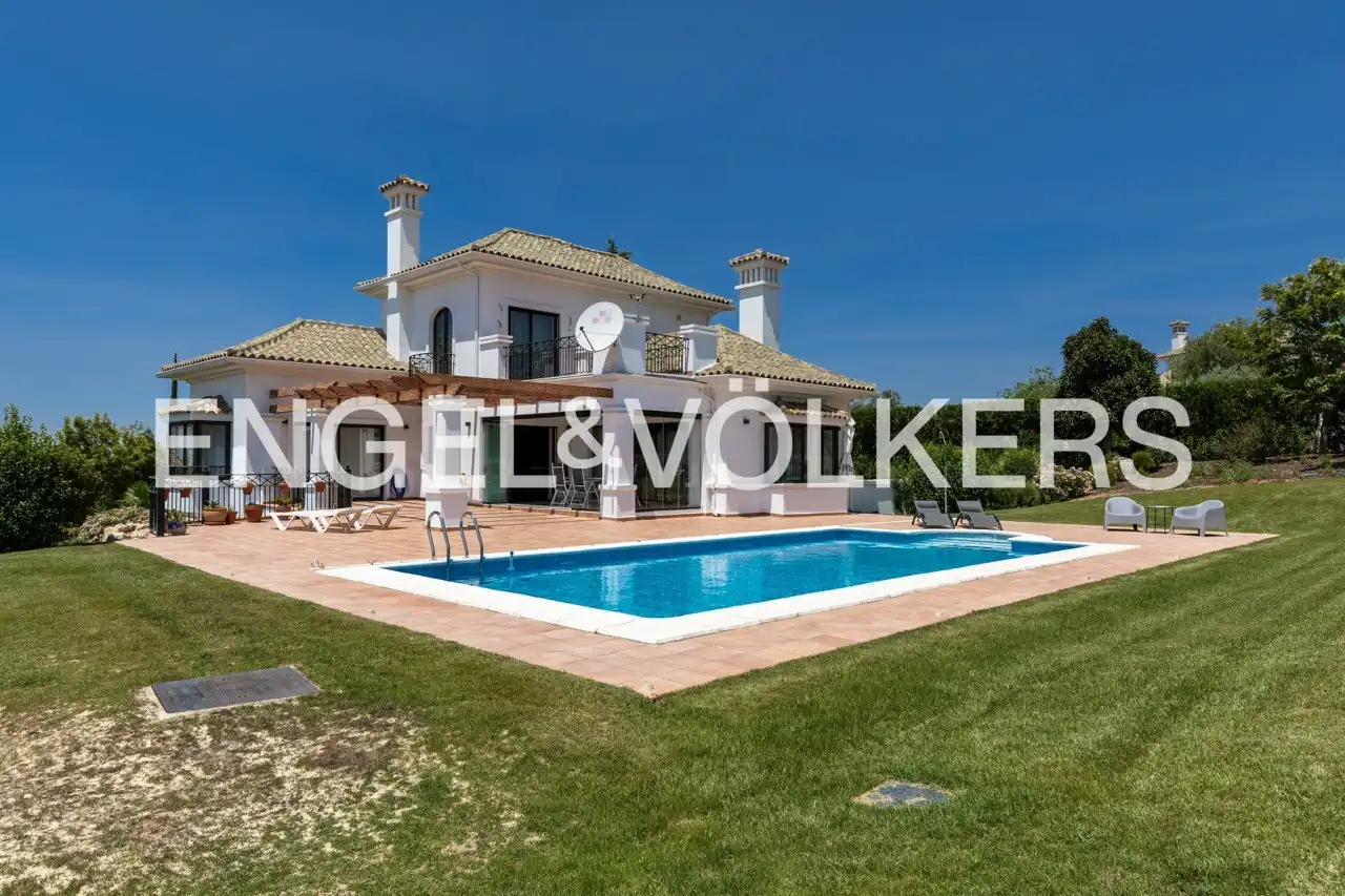 Vista exterior de Finca rústica en venda en Arcos de la Frontera amb Aire condicionat, Calefacció i Jardí privat