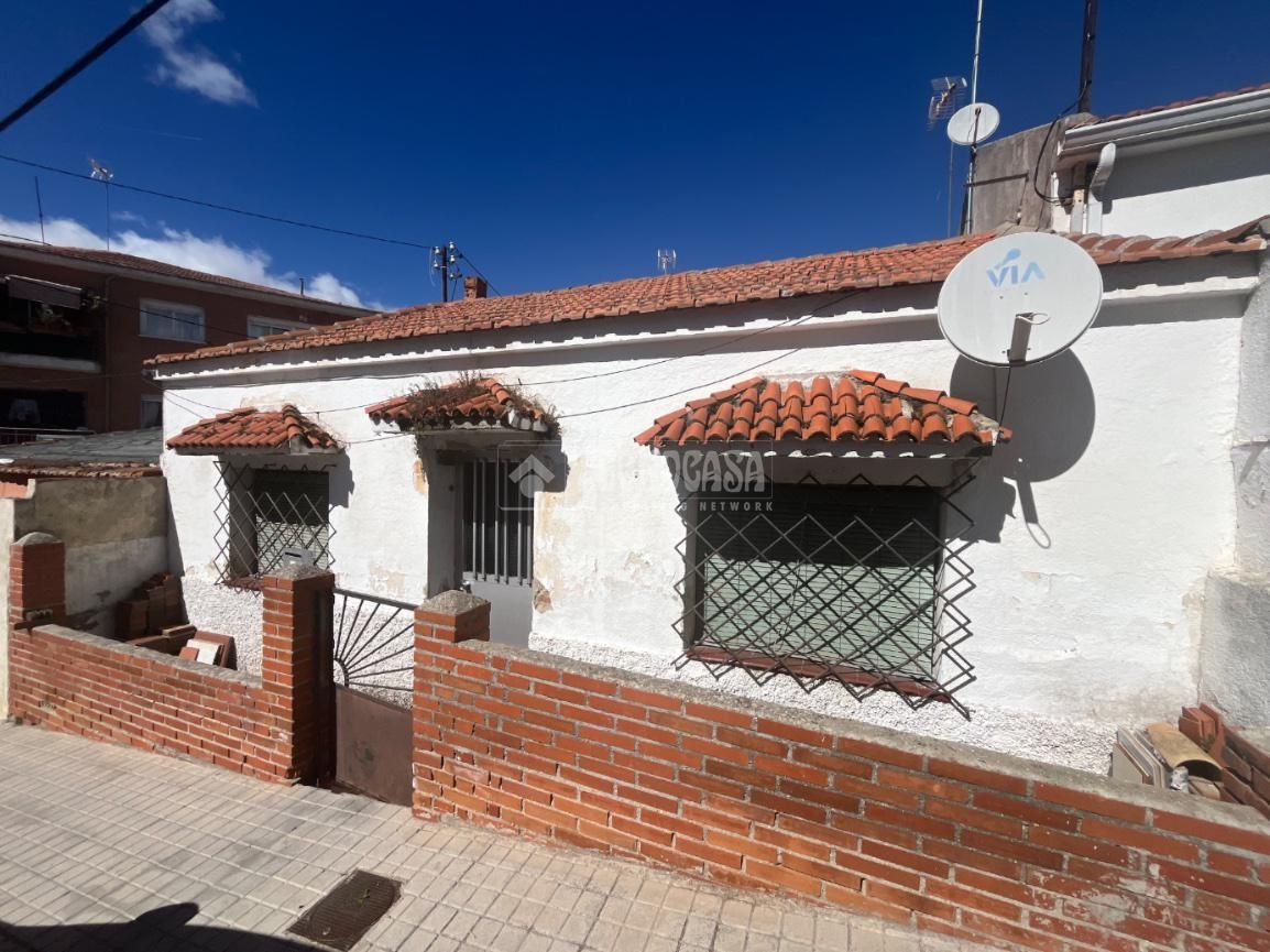 Exterior view of Single-family semi-detached for sale in Pozuelo de Alarcón