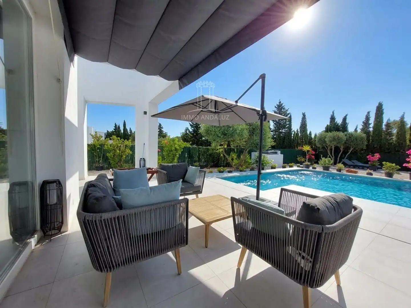 Terrasse von Haus zum Verkauf in Chiclana de la Frontera mit Klimaanlage, Heizung und Schwimmbad