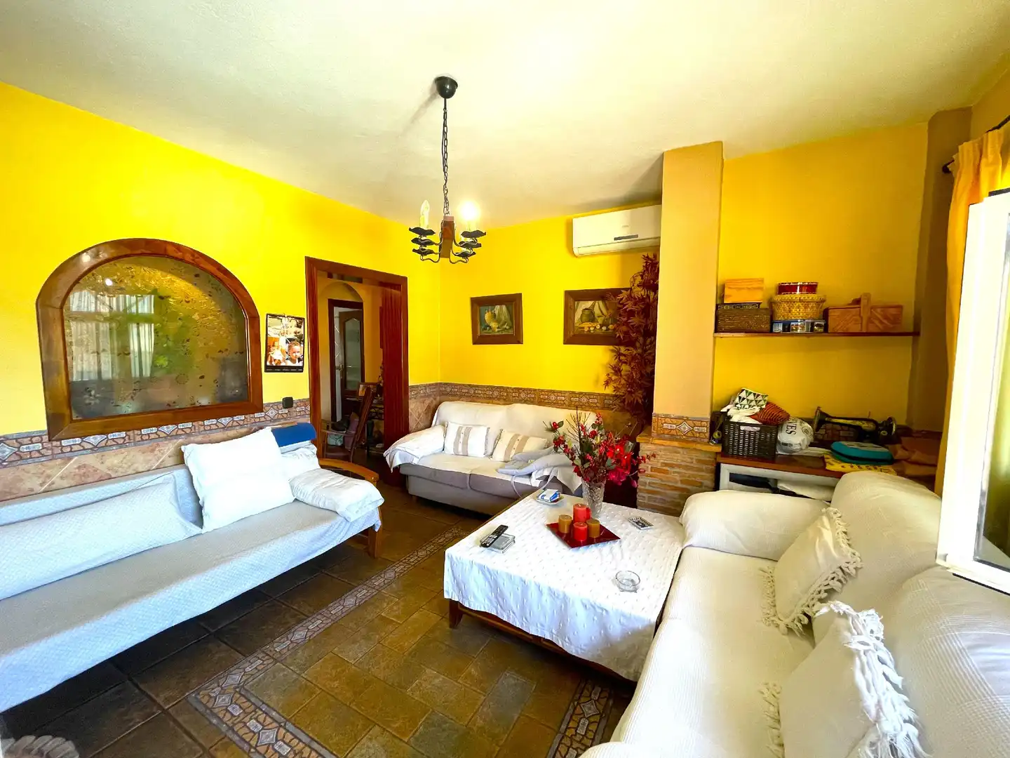 Sala d'estar de Casa adosada en venda en Málaga