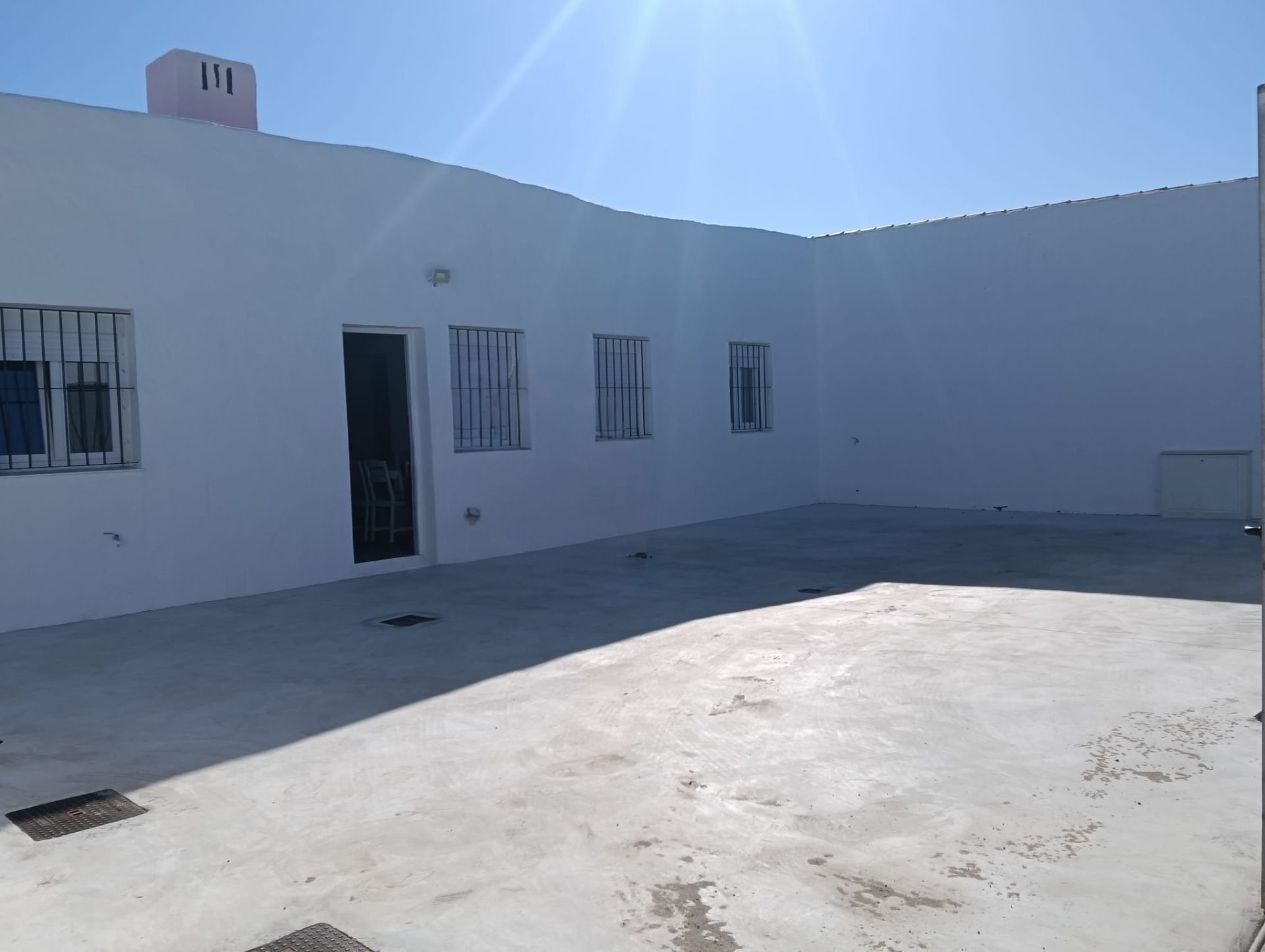 Vista exterior de Finca rústica de lloguer en La Línea de la Concepción amb Jardí privat, Terrassa i Moblat