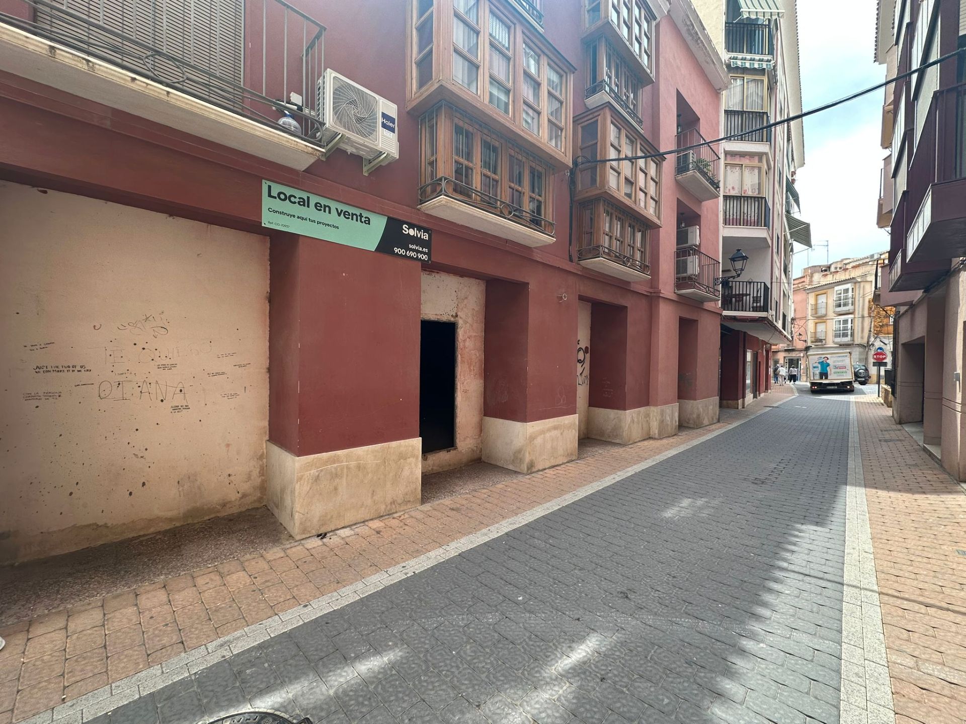 Vista exterior de Local en venda en Lorca