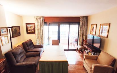 Living room of Flat for sale in  Granada Capital  with Air Conditioner, Heating and Balcony