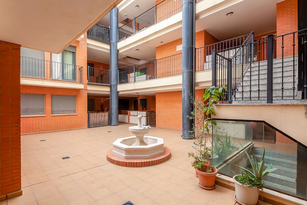 Vista exterior de Pis en venda en La Font d'en Carròs amb Traster