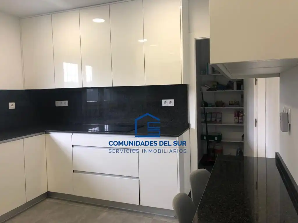 Kitchen of Houses for rent in El Puerto de Santa María  with Air Conditioner, Private garden and Swimming Pool