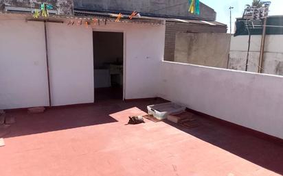 Terrassa de Casa adosada en venda en Algeciras amb Parquet, Terrassa i Balcó