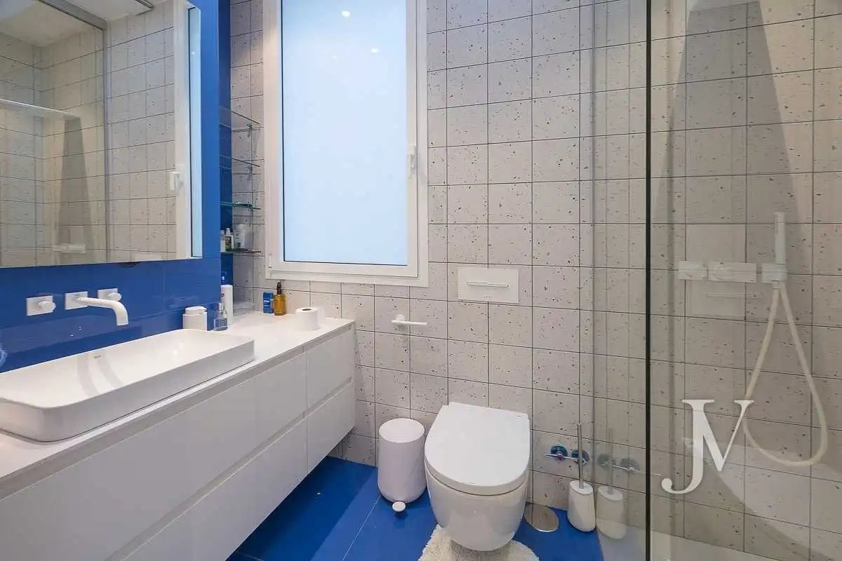 Bathroom of Houses for sale in Madrid  with Air Conditioner, Heating and Private garden