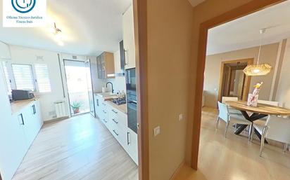 Kitchen of Flat for sale in Mollet del Vallès  with Air Conditioner and Balcony