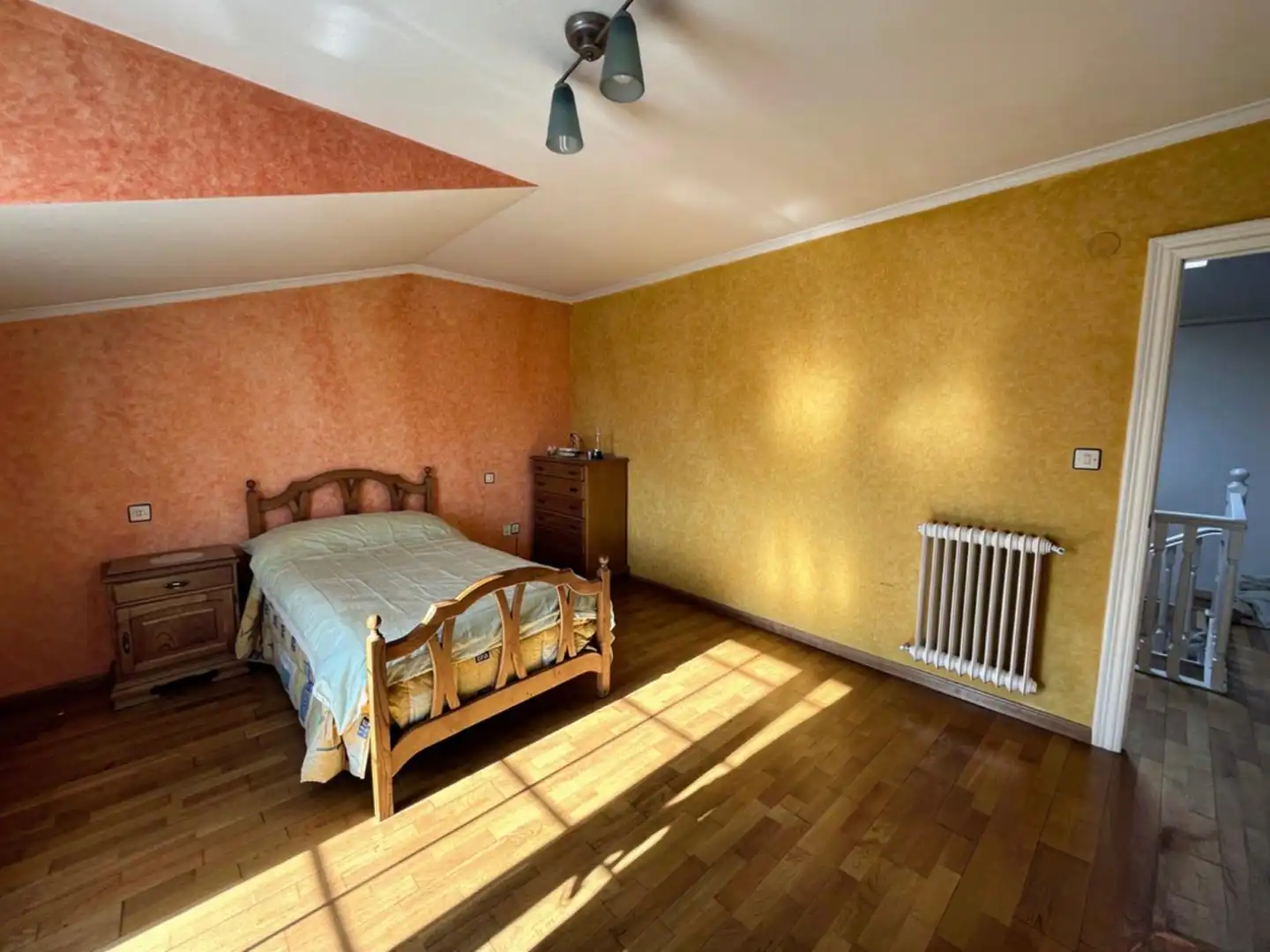Habitación de Casa adosada en venta en San Andrés del Rabanedo con Calefacción, Jardín privado y Parquet