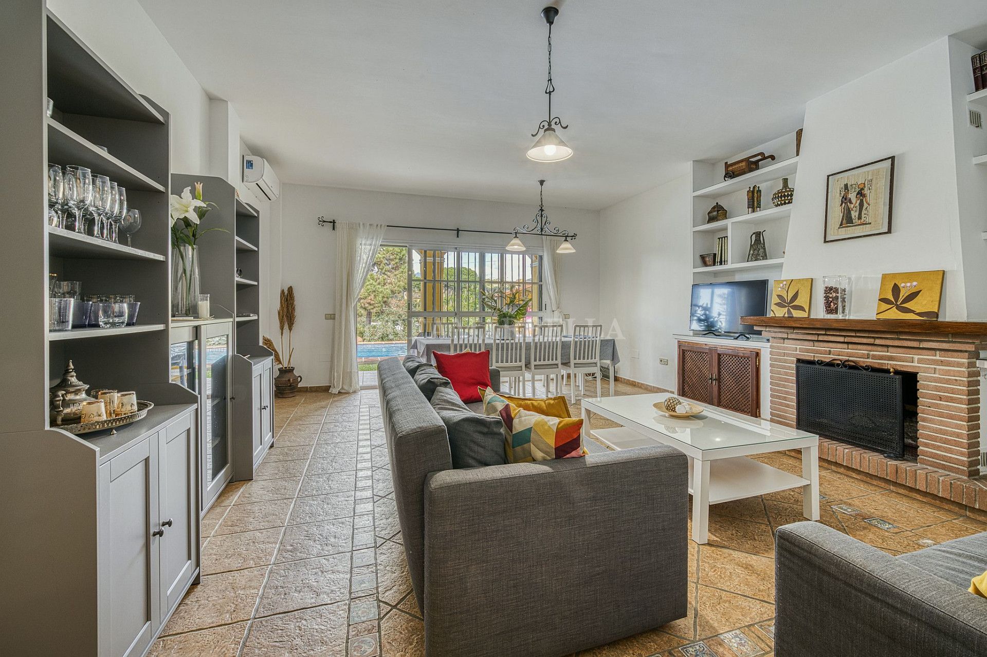 Living room of House or chalet for sale in Marbella  with Air Conditioner, Private garden and Terrace