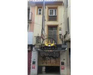 Vista exterior de Casa adosada en venda en Castellón de la Plana / Castelló de la Plana amb Balcó