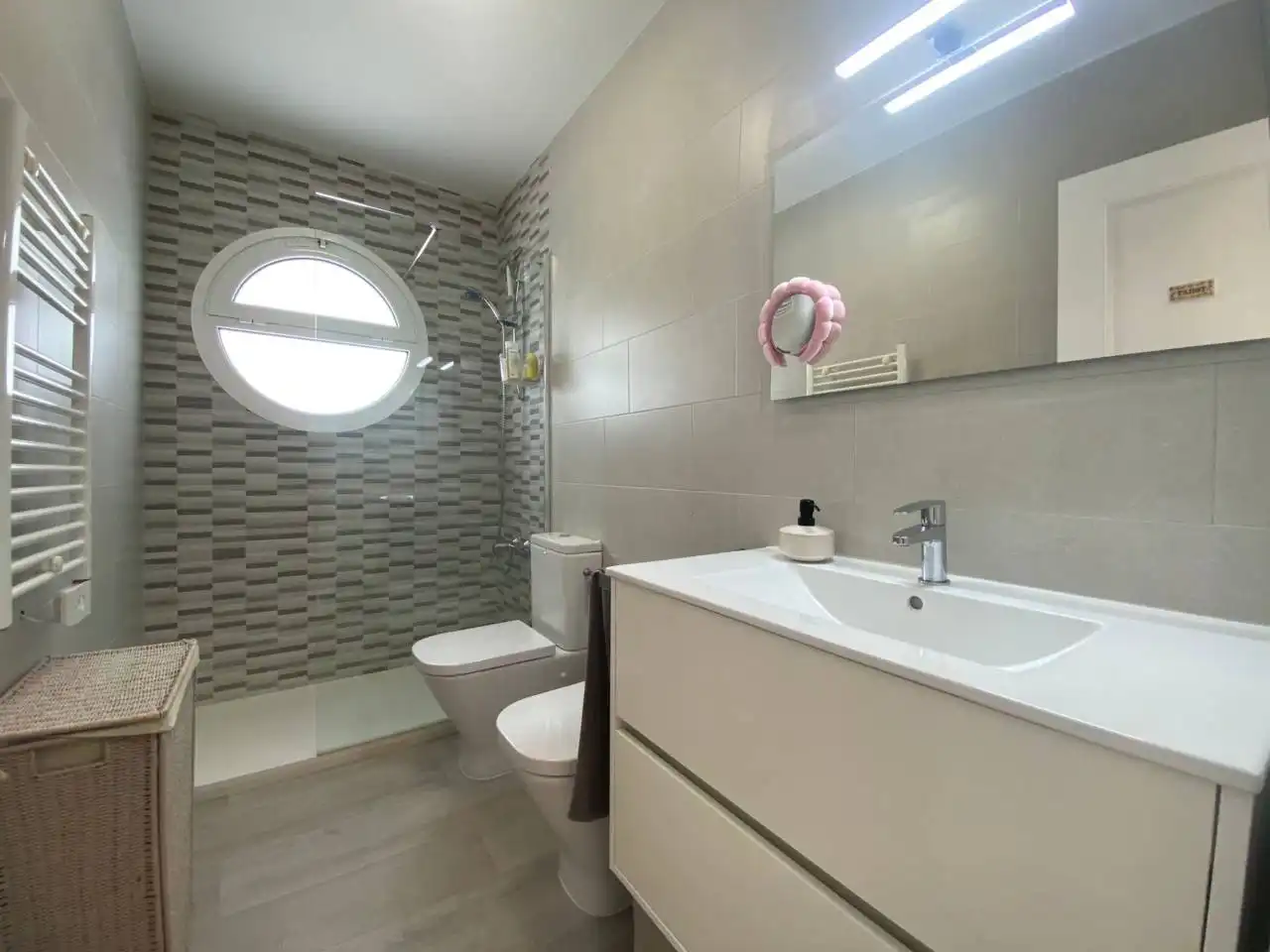 Baño de Casa adosada en venta en Mont-roig del Camp con Aire acondicionado, Parquet y Terraza