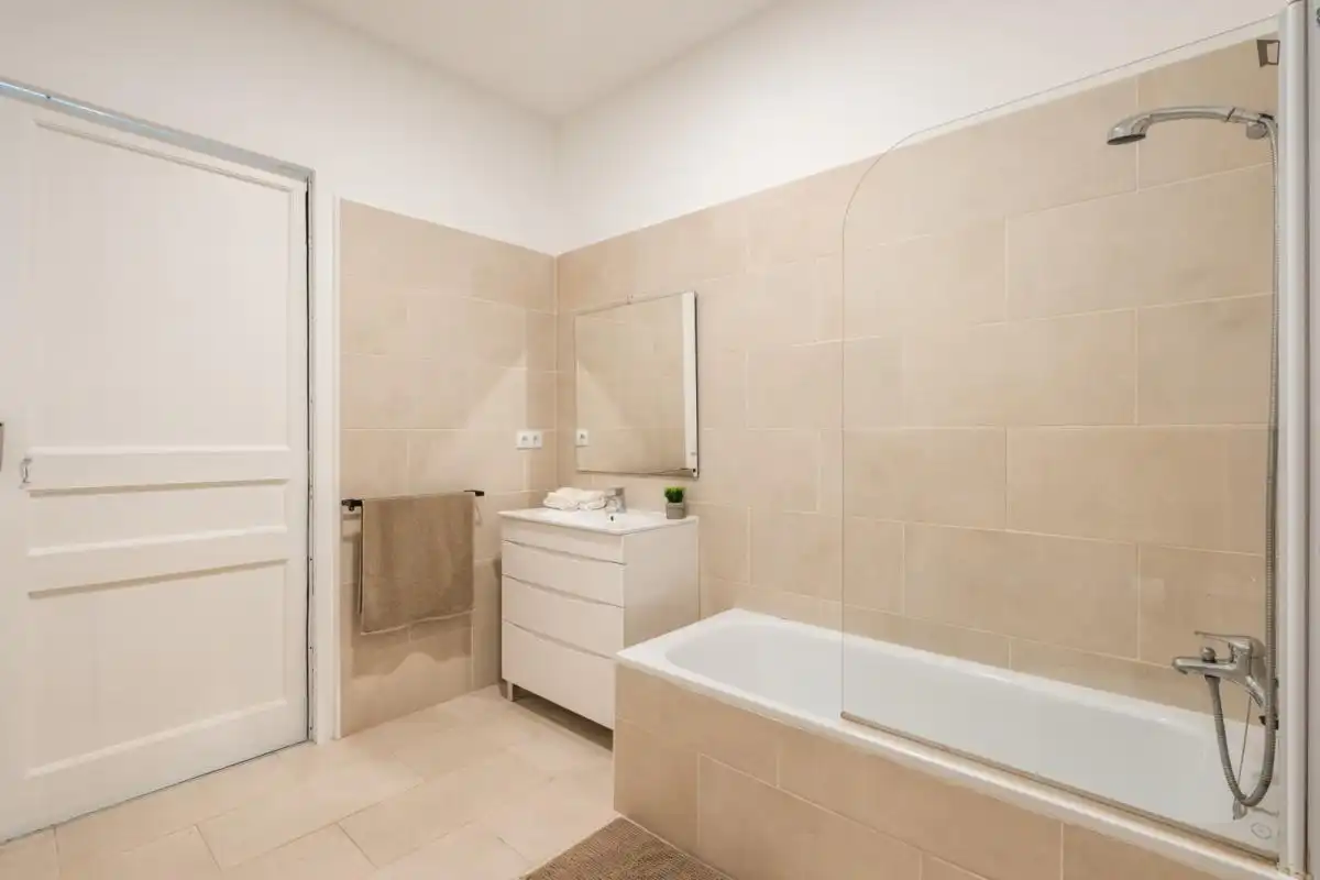 Baño de Apartamento para compartir en Barcelona con Amueblado, Horno y Lavadora