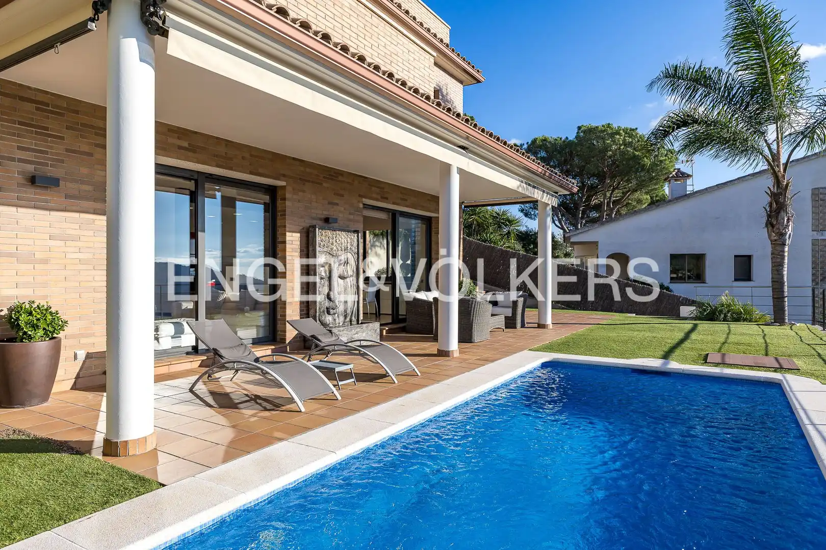 House with pool to rent in Cabrils