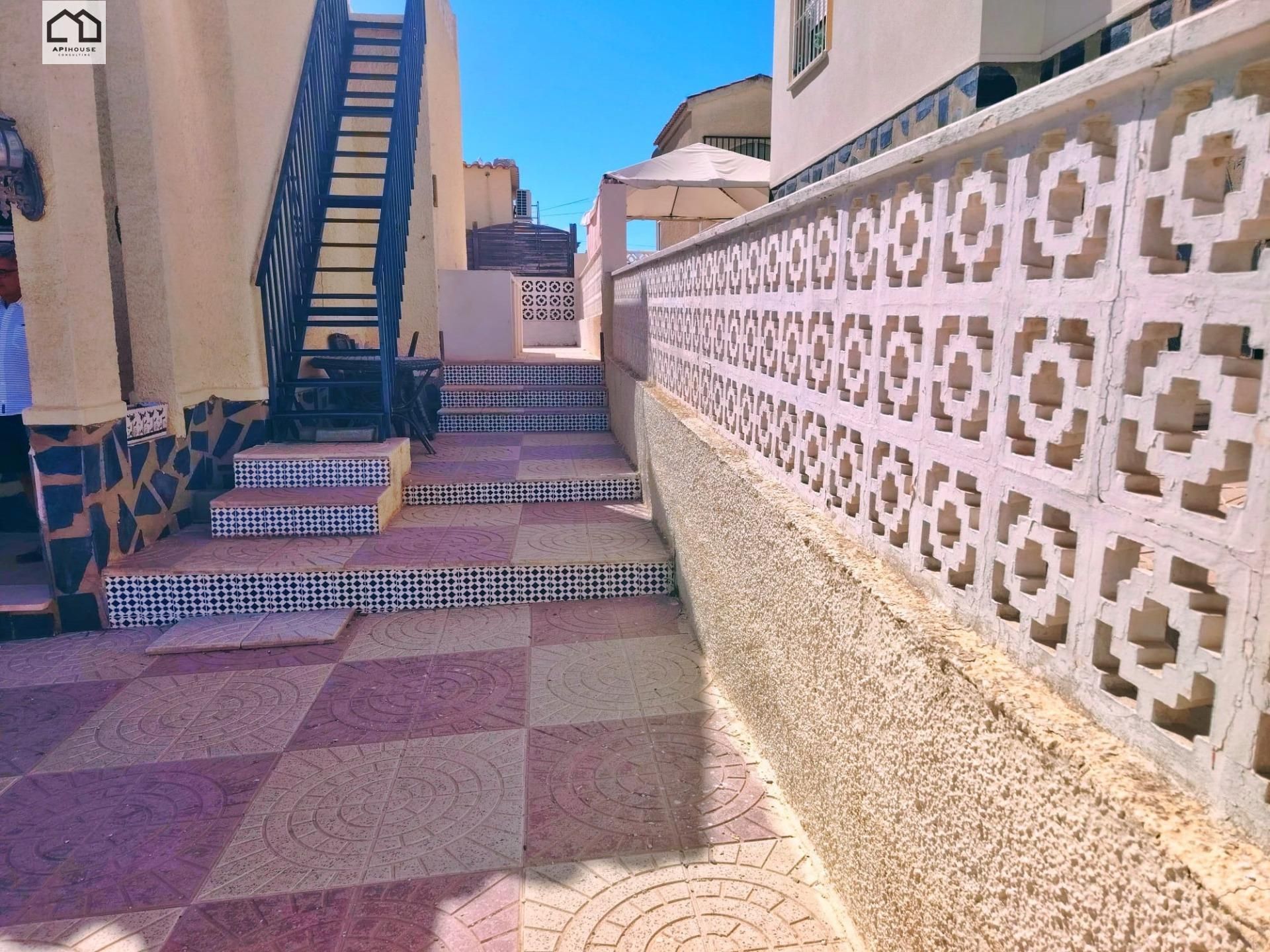 Vista exterior de Casa o xalet en venda en San Fulgencio amb Aire condicionat i Terrassa