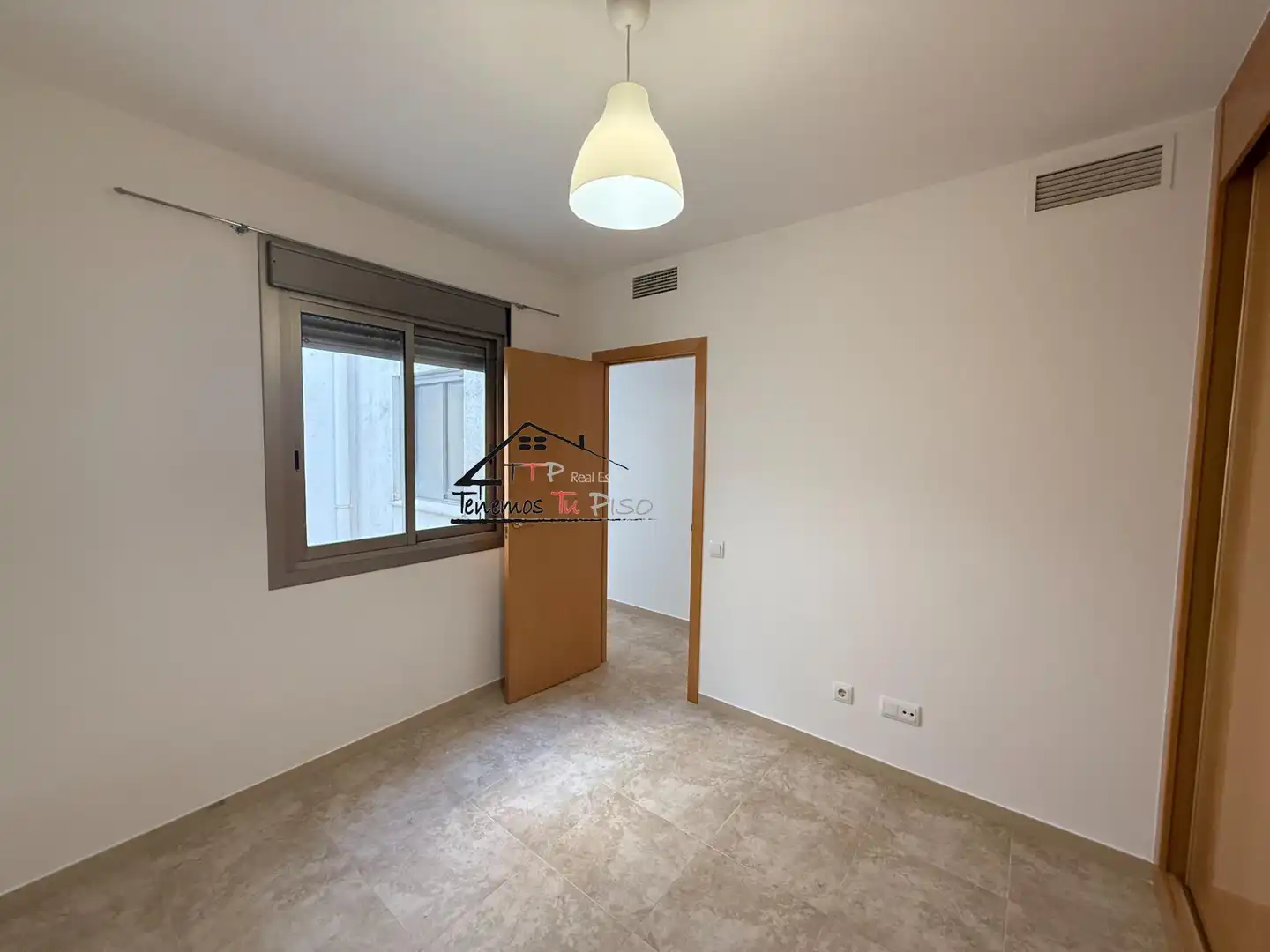 Schlafzimmer von Dachboden zum Verkauf in Benicarló mit Klimaanlage, Terrasse und Balkon