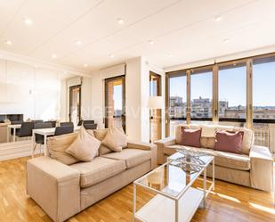 Living room of Apartment to rent in  Barcelona Capital  with Air Conditioner, Heating and Parquet flooring