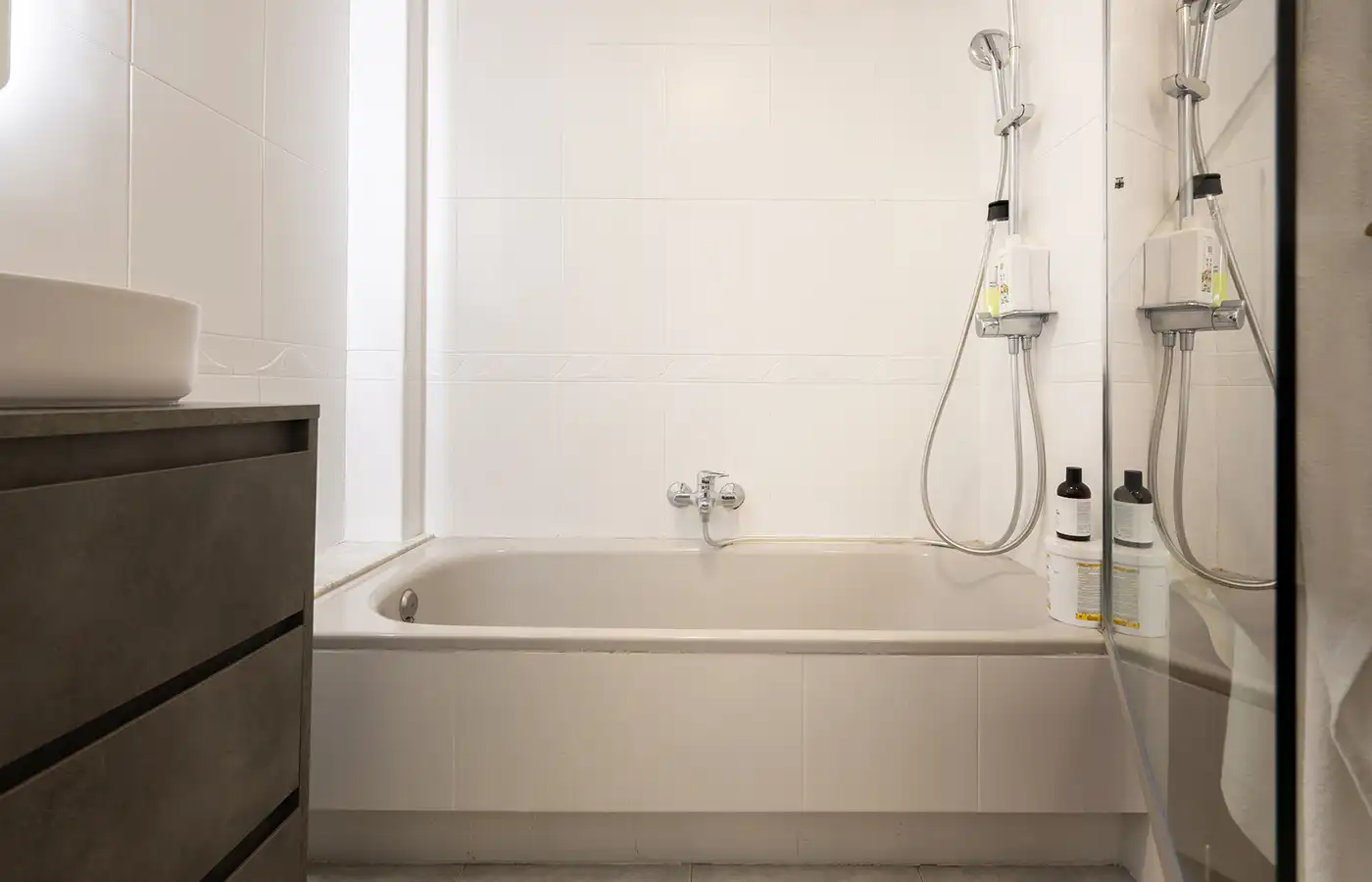 Badezimmer von Maisonette zum Verkauf in A Coruña Capital  mit Parkett, Ofen und Waschmaschine