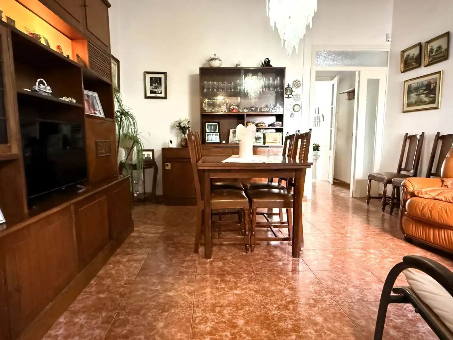 Menjador de Casa o xalet en venda en Sant Boi de Llobregat amb Aire condicionat, Terrassa i Traster