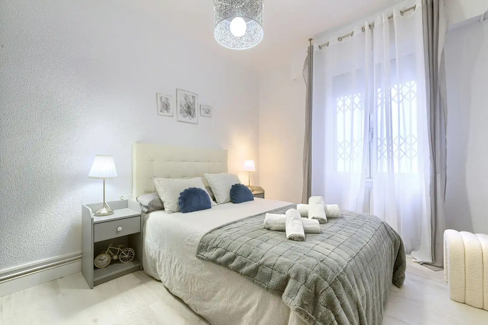 Habitación de Apartamento de alquiler en Bilbao  con Calefacción, Amueblado y Lavadora