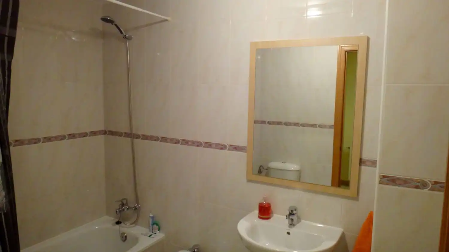 Badezimmer von Wohnung zur Miete in Humanes de Madrid mit Klimaanlage und Heizung
