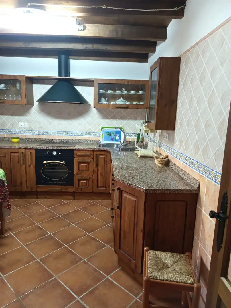 Cuina de Casa o xalet en venda en Dehesa de Romanos  amb Calefacció, Parquet i Traster