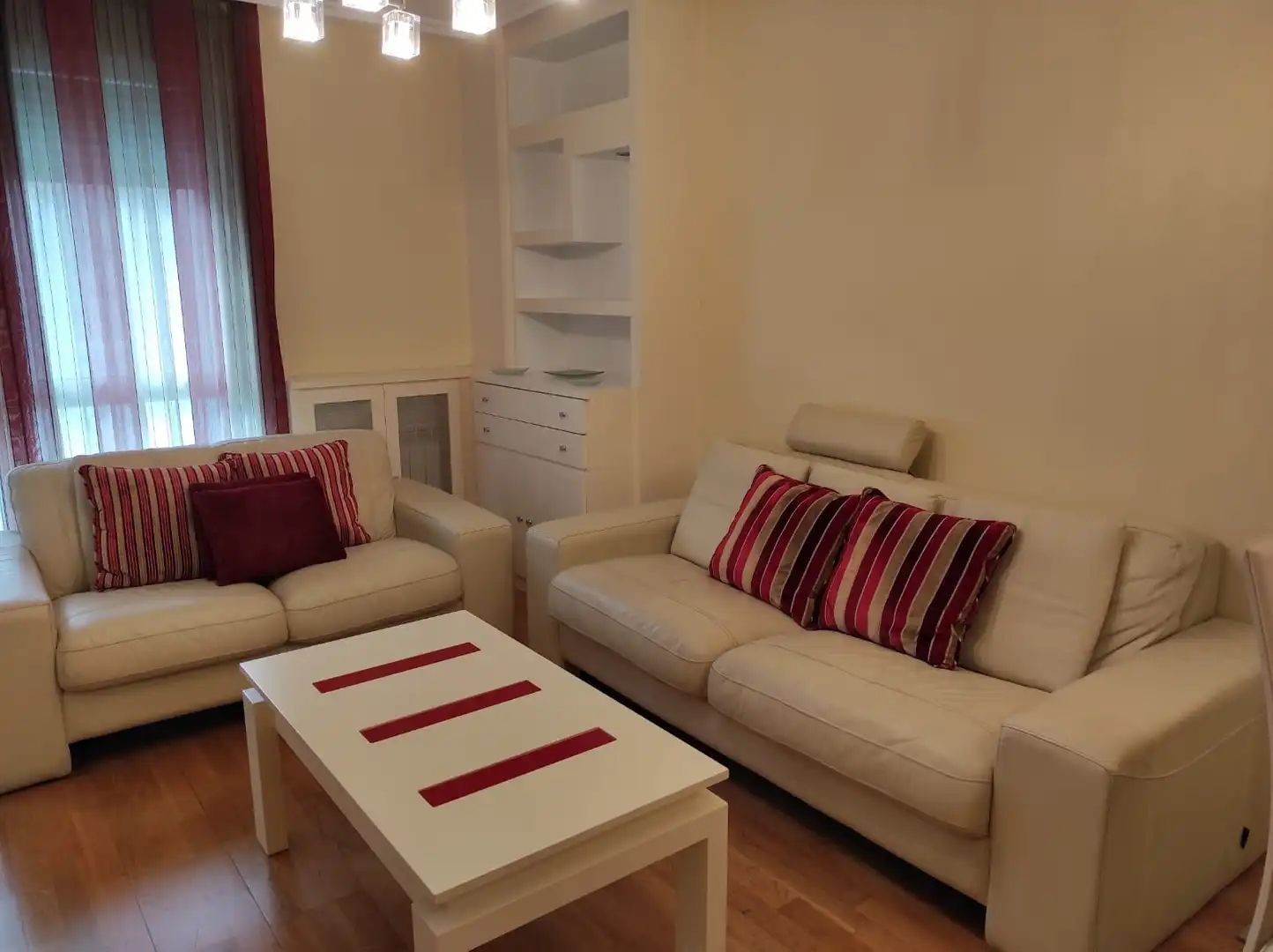 Sala d'estar de Pis de lloguer en Zaragoza amb Aire condicionat, Calefacció i Parquet
