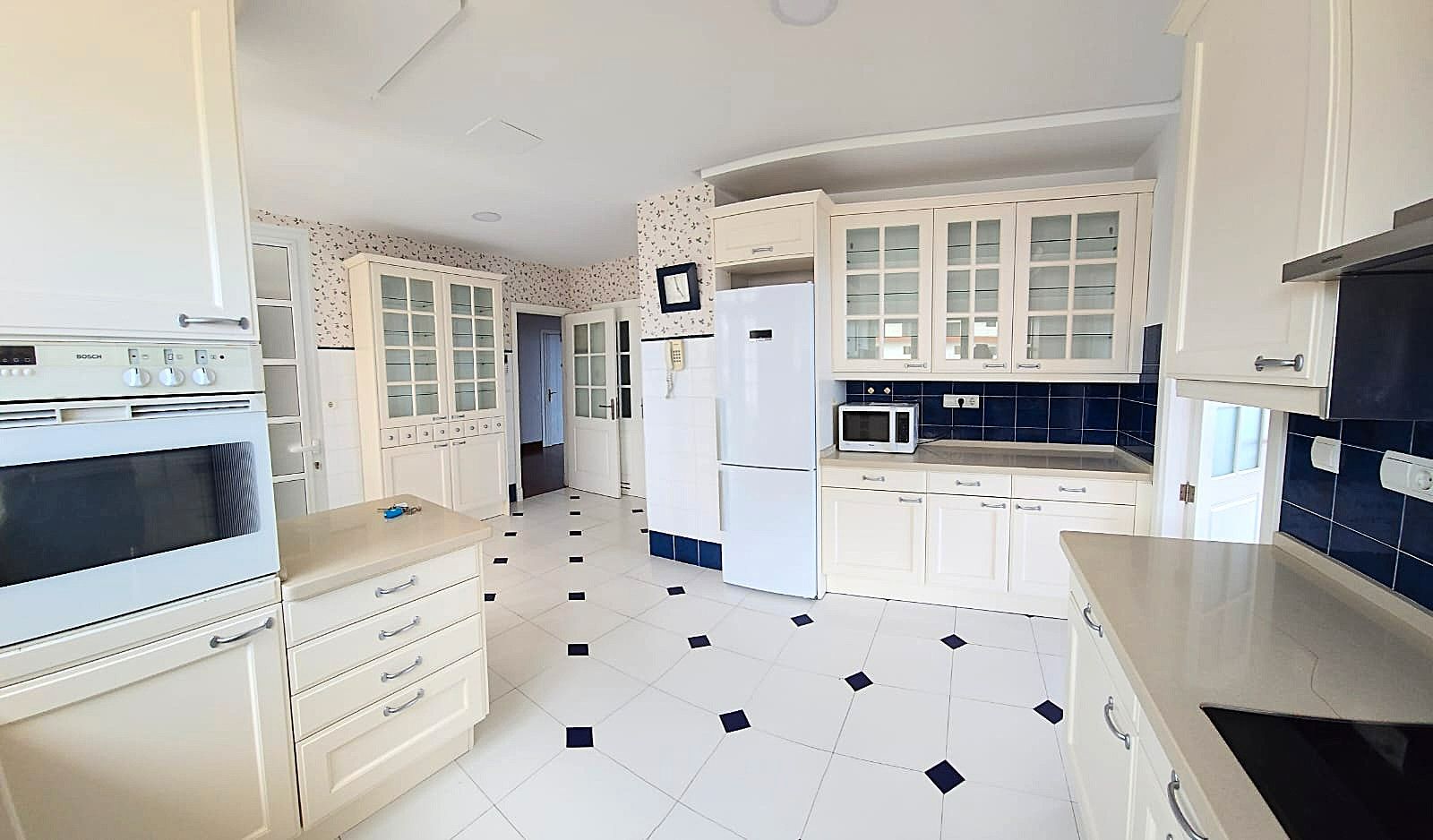 Kitchen of Flat to rent in Las Palmas de Gran Canaria  with Parquet flooring, Oven and Washing machine