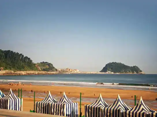 Vista exterior de Pis de lloguer en Zarautz amb Parquet, Traster i Moblat