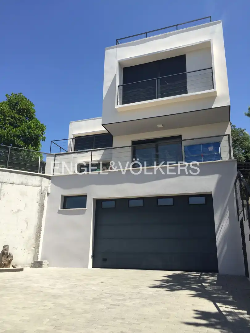 Vista exterior de Casa o chalet de alquiler en Torrelodones con Aire acondicionado, Calefacción y Jardín privado