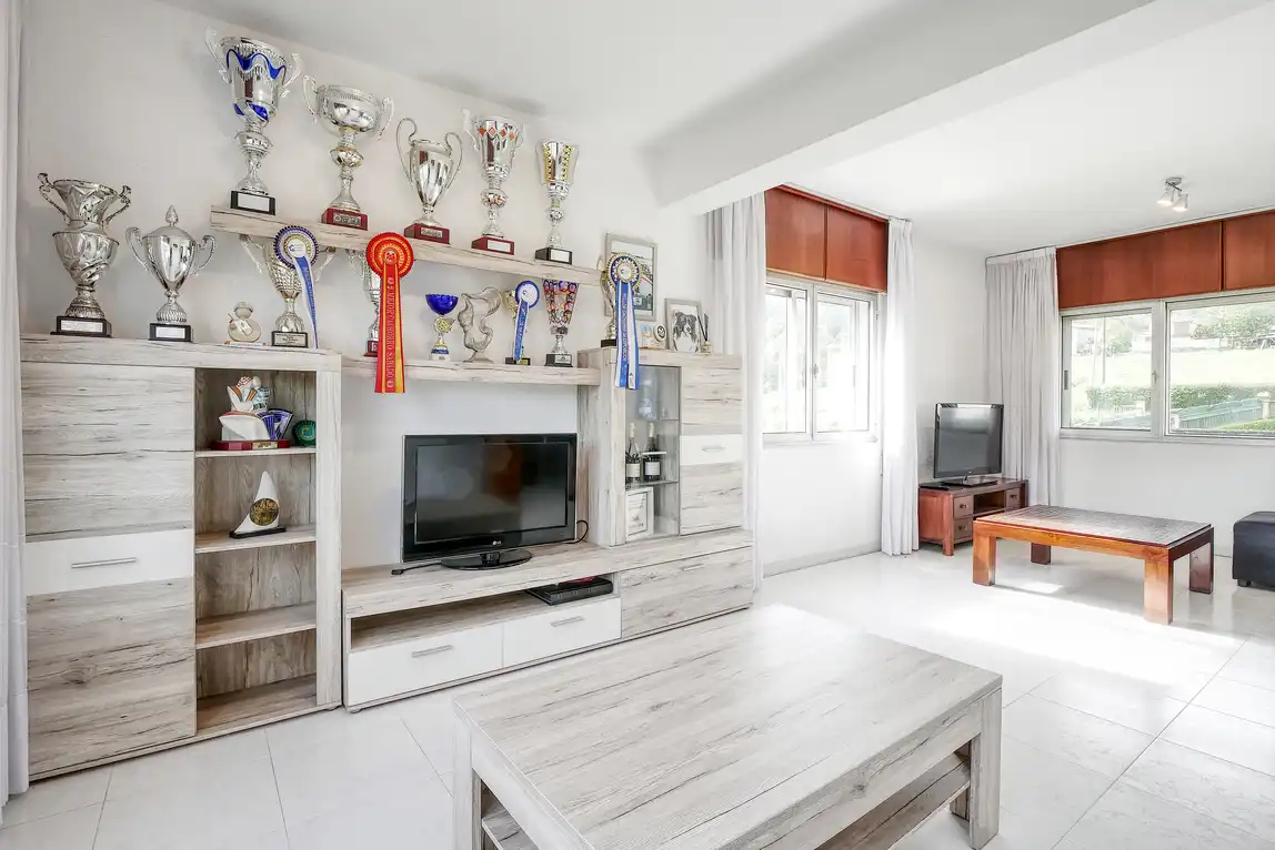 Sala de estar de Casa o chalet en venta en A Laracha   con Calefacción, Jardín privado y Trastero