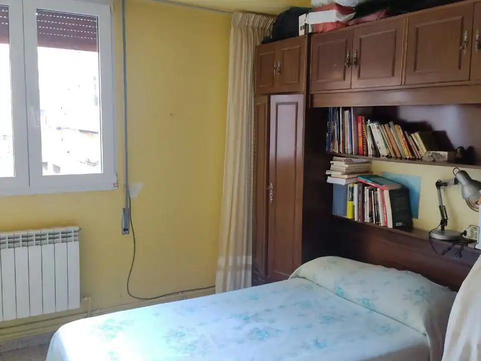 Schlafzimmer von Wohnung zum Verkauf in Abetxuko